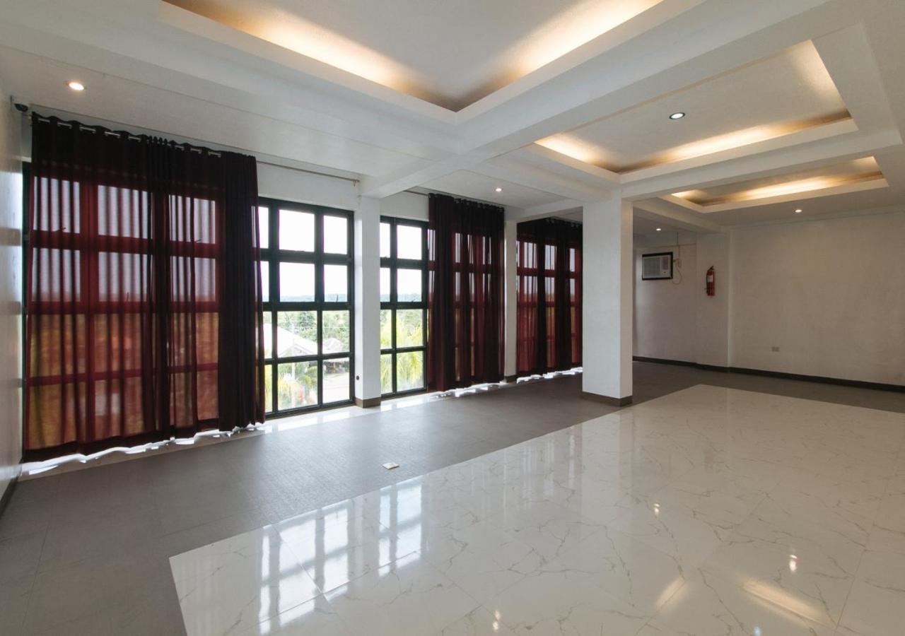 ホテル Reddoorz Near Iloilo International Airport Cabatuan エクステリア 写真
