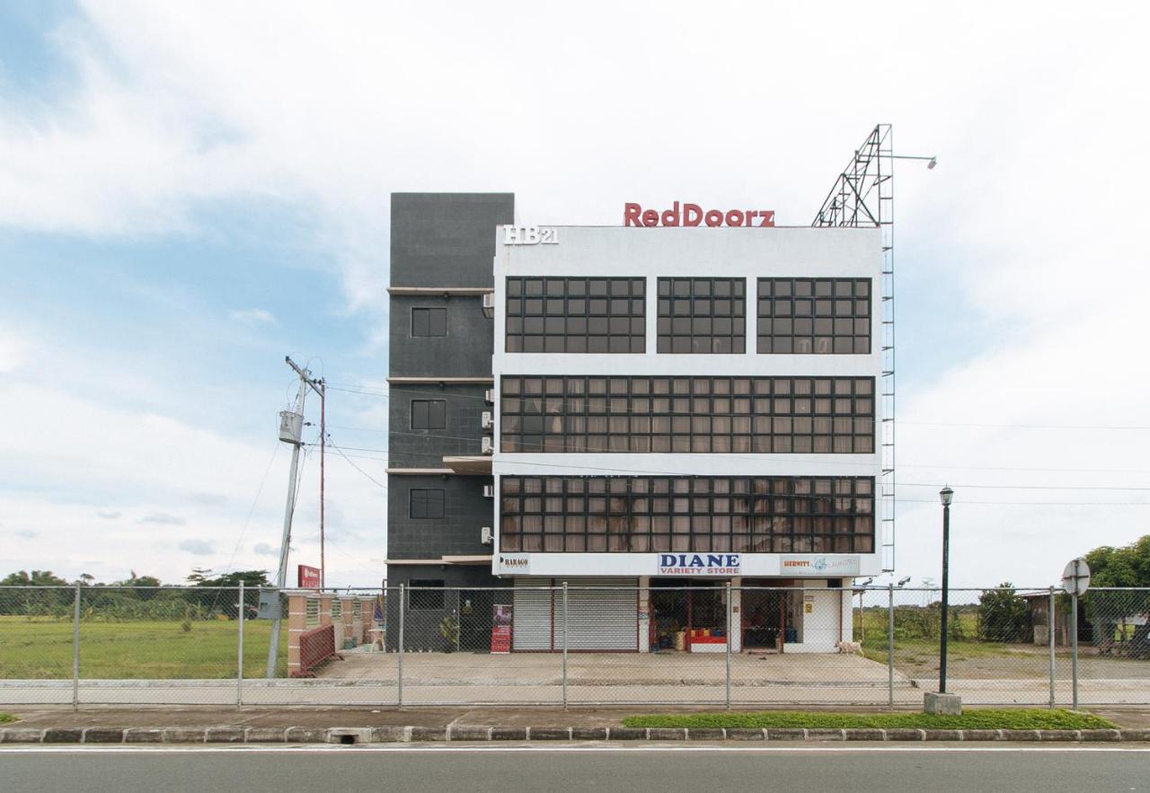 ホテル Reddoorz Near Iloilo International Airport Cabatuan エクステリア 写真