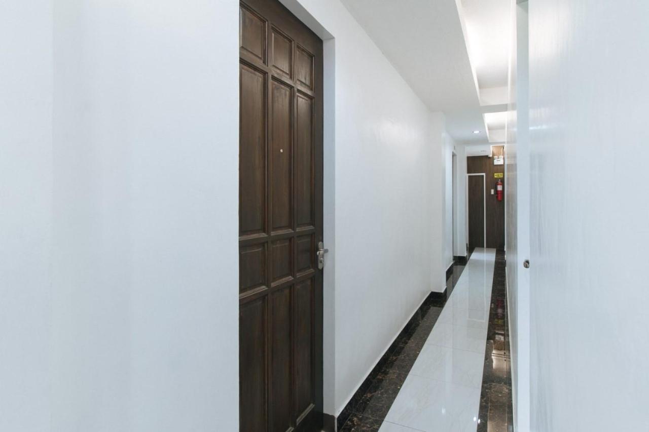 ホテル Reddoorz Near Iloilo International Airport Cabatuan エクステリア 写真