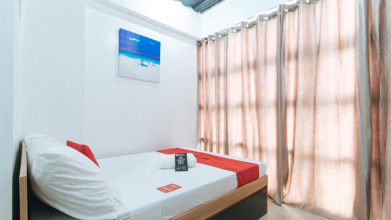 ホテル Reddoorz Near Iloilo International Airport Cabatuan エクステリア 写真