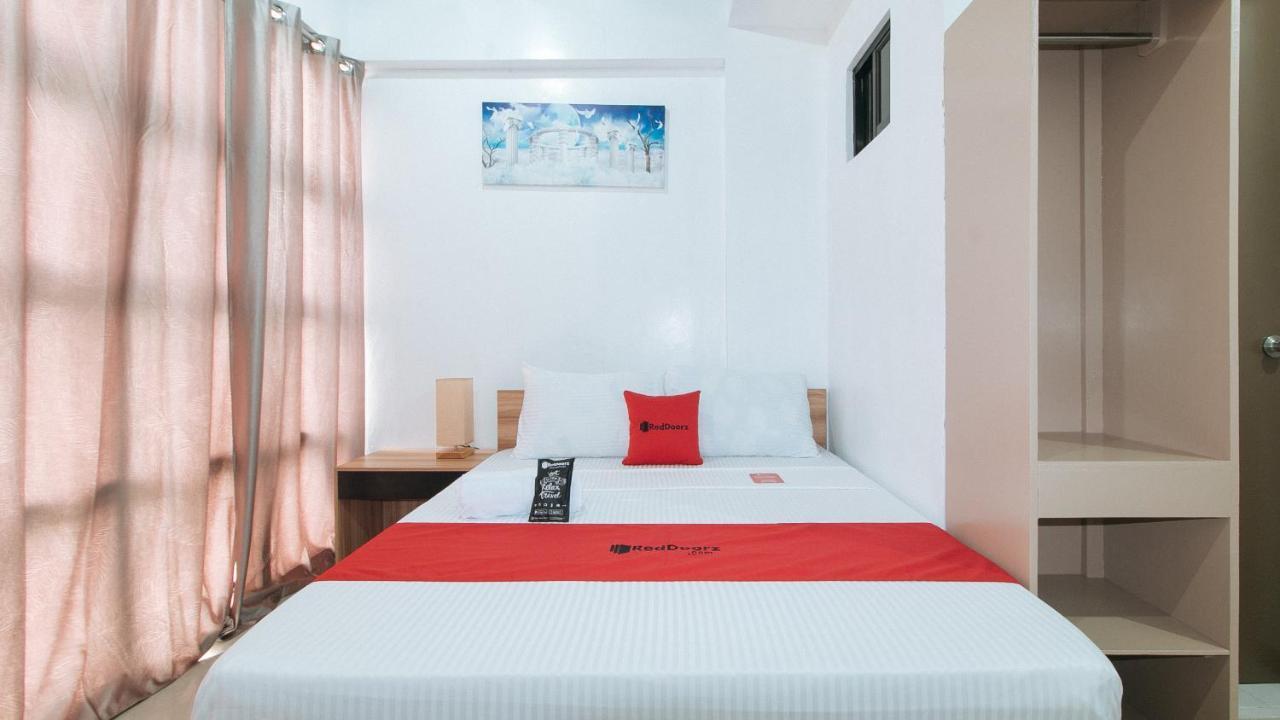 ホテル Reddoorz Near Iloilo International Airport Cabatuan エクステリア 写真