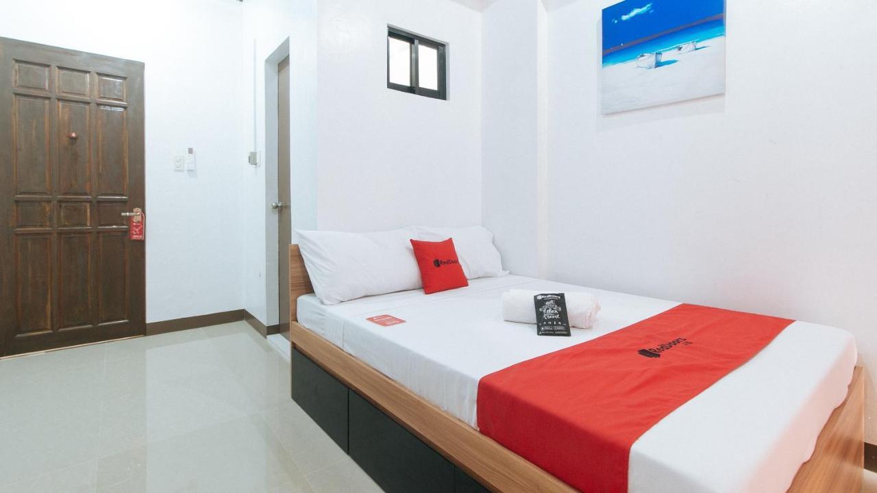 ホテル Reddoorz Near Iloilo International Airport Cabatuan エクステリア 写真
