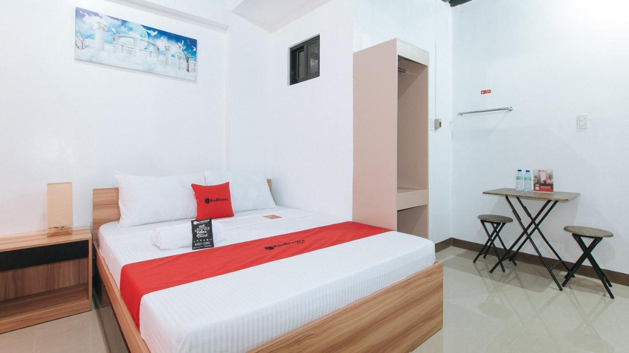 ホテル Reddoorz Near Iloilo International Airport Cabatuan エクステリア 写真